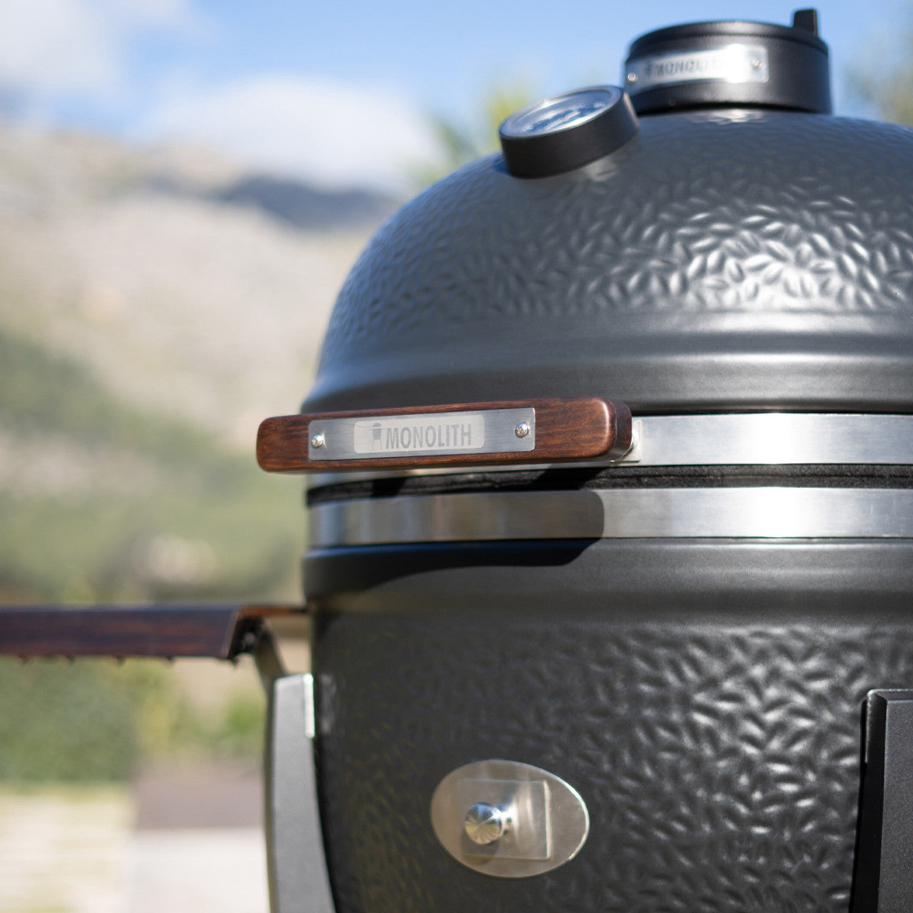 Monolith Avantgarde Classic Kamado Grill With Cart - Image 5